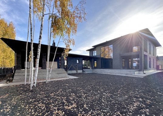 Он обладает всей инфраструктурой для статусной жизни.<br />п.