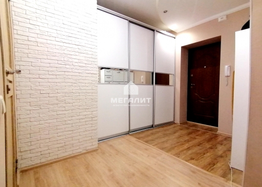 Огороженная территория, безбарьерная среда, консьерж-сервис.