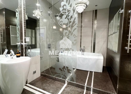 Идеальное месторасположение дома вблизи Кремля, а также улиц Тельмана, Япеева, Бехтерева, Федосеевская, Большая Красная и Карла Маркса.