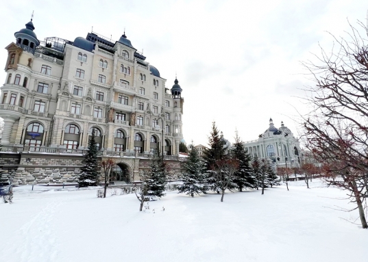 Предлагаем Вашему вниманию двухуровневую квартиру в жилом комплексе премиум класса «Дворцовая набережная», Вахитовский район Казани, ул. Федосеевская.