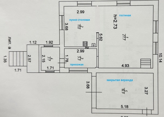 В лестничном холе распложен санузел 8,6 кв.м.и кладовка 3 кв.м.
На 2 этаже (мансарда) две светлые спальни (20,5 и 15, 4 кв.м ) с прекрасным видом на лес и двор.