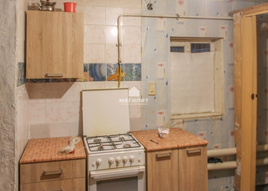 Адрес: ул. Дачная (10 лет Октября), дом 4, Количество комнат: 3, Общая площадь: 60 м<sup>2</sup>, Жилая площадь: 40 м<sup>2</sup>, Площадь кухни: 8 м<sup>2</sup>, Этаж: 1/2, Тип дома: Кирпичный, Район: Приволжский