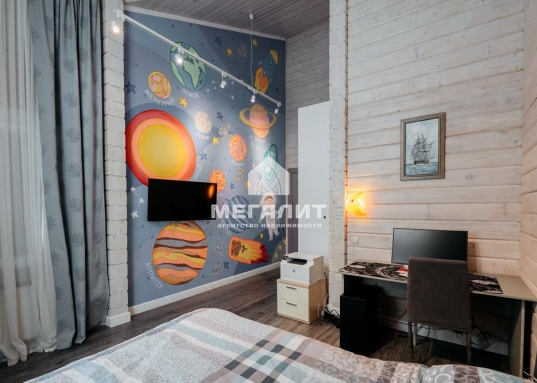 Статусный дом в окружении природы на берегу Волги, престижное соседство , закрытая территория .