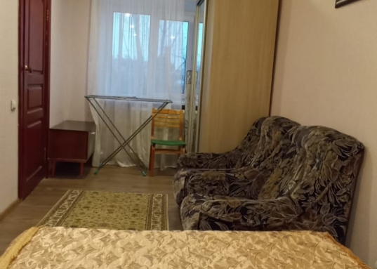 <p>Сдается уютная 2х комнатная квартира в Приволжском районе по ул Дальняя д.6.<br />В квартире есть мебель и техника: холодильник.