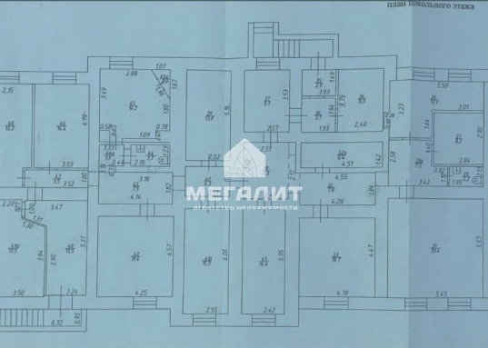 Продается готовый арендный бизнес с якорными арендаторами в центре Вахитовского района г. Казани по адресу ул. Бутлерова, д. 35.<br /><br />1-ая линия<br />Площадь 260,2 кв.м.<br />Цоколь с полноценными окнами<br />2 отдельные входные группы<br />Доступ 24/7<br />Место под вывеску<br />2 парковочных места<br />Интернет оптоволоконо<br />​​​​​​​Над помещением расположено нежилое помещение<br />​​​​​​​Потолки 3.3 м.<br /><br />В настоящее время помещение поделено на 2 блока и сдано в долгосрочную аренду. <br /><br />Помещение обладает хорошим потенциалом, т.к.