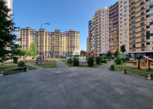 Адрес: ул. Натана Рахлина, дом 7, Количество комнат: 1, Общая площадь: 43 м<sup>2</sup>, Жилая площадь: 20 м<sup>2</sup>, Площадь кухни: 10 м<sup>2</sup>, Этаж: 10/18, Тип дома: Монолитно-кирпичный, Район: Советский