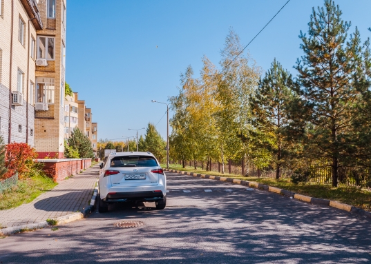 Требуется косметический ремонт, который можно сделать в процессе проживания.<br /><br />Стоимость квартиры: 28 млн.руб., возможен торг, ипотека.<br />Готовы рассмотреть варианты обмена на небольшую квартиру в Москве с доплатой.<br /><br />Конечно, лучше один раз увидеть объект своими глазами, чем изучать его описание, так что, давайте договоримся о встрече, и вы сами сможете оценить все достоинства этой великолепной квартиры.<br /><br />Наше предложение создаст вашей семье непревзойденный комфорт качества жизни для всех членов семьи.<br /><br />​​​​​​​Фотографии внутри квартиры предоставим по запросу.