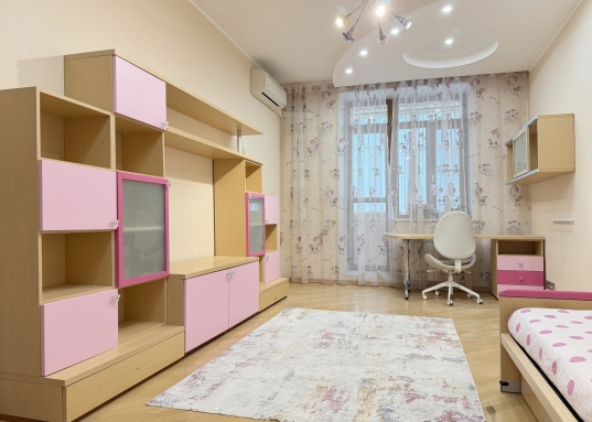 Адрес: ул. Сулеймановой, дом 3, Количество комнат: 5, Общая площадь: 178.6 м<sup>2</sup>, Жилая площадь: 95.4 м<sup>2</sup>, Площадь кухни: 19.7 м<sup>2</sup>, Этаж: 3/5, Тип дома: Кирпичный, Район: Кировский
