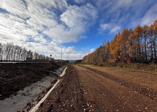 1 линия.<br /><br />ВРИ: для размещения складов.<br /><br />Близость к городу Казани делает участок легкодоступным. Мамадышский тракт - одна из главных артерий въезда в город. Асфальтированная дорога до участка обеспечивает удобное сообщение и легкий доступ к нему.
