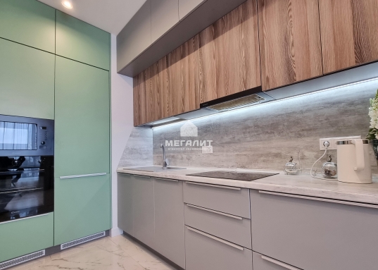 ​​​​​Предлагаемая квартира общей площадью 59,9 кв.м располагается на 12 этаже 23-ти этажного дома, ее отличает удобная планировка и высокие потолки.