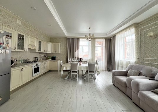 <b>Купить свой дом в окружении природы и в 10 минутах езды до центра города!</b><br /><br />Прекрасная возможность для тех, кто мечтал о своем доме в окружении природы, но при этом с городской инфраструктурой! <br />В продаже кирпичный дом 216 м2 с земельным участком площадью 6,5 соток в коттеджном поселке Плодопитомник!