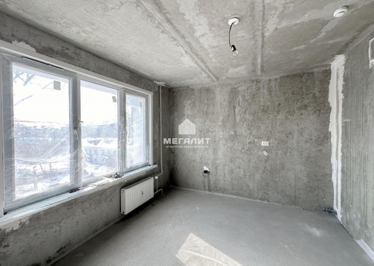 Хотите купить 1-комн квартиру в новом доме с огороженной территорией и вместительной парковкой в Ново-Савиновском районе г. Казани?<br /><br />В продаже квартира общей площадью 32,7 м2 (без учета лоджии), расположенная на 4-ом этаже 10-этажного монолитно-кирпичного дома по адресу ул. Октябрьская, д. 34.<br />Дом 2021 года постройки.