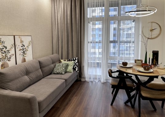 <strong>Множество сценариев света</strong> позволяет создать атмосферу, соответствующую Вашему настроению и предпочтениям.<br />6.