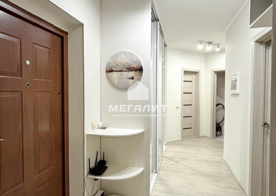 Адрес: ул. Минская, дом 12, Количество комнат: 2, Общая площадь: 70.7 м<sup>2</sup>, Жилая площадь: 38.6 м<sup>2</sup>, Площадь кухни: 15.3 м<sup>2</sup>, Этаж: 11/17, Тип дома: Кирпичный