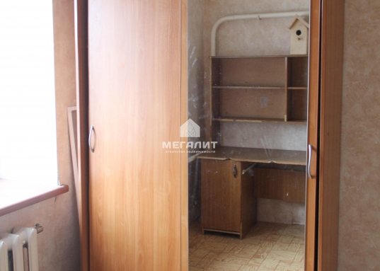 Адрес: ул. Дачная (10 лет Октября), дом 4, Количество комнат: 3, Общая площадь: 60 м<sup>2</sup>, Жилая площадь: 40 м<sup>2</sup>, Площадь кухни: 8 м<sup>2</sup>, Этаж: 1/2, Тип дома: Кирпичный, Район: Приволжский