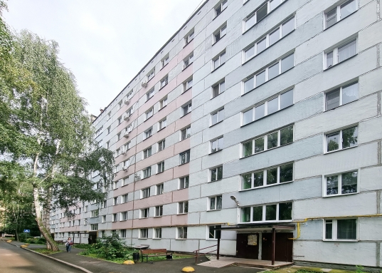 В шаговой доступности школы и садики, международная школа, медицинский колледж, парк отдыха "Калейдоскоп", учебно-спортивный комплекс "Зилант", спорткомплекс "Футбольный манеж Максат", ТЦ "Горки", ТЦ "Максидом", Мавлютова, Гарифьянова, Карбышева, Зорге, Братьев Касимовых, Парина, Гвардейская.