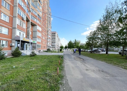Предлагаем вашему вниманию прекрасное помещение 70 кв.м, расположенное на 1 линии на 1 этаже жилого дома , расположенного в Советском районе города Казани по адресу Проспект Победы, д. 152/33.<br /><br />Помещение с отдельным входом. Доступ 24/7.