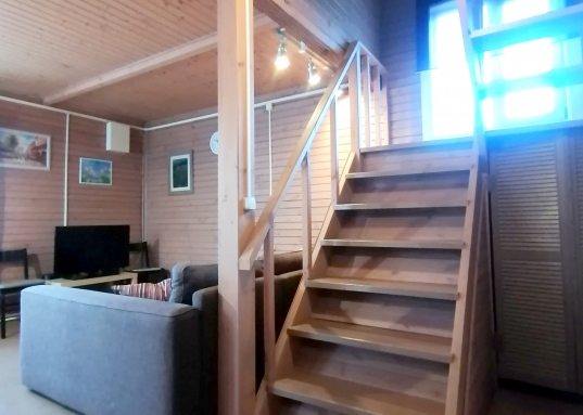 <strong>      Дом в живописнейшем месте в 150 метрах от берега залива Волги, в окружении леса, в пригороде города Казани.</strong><br /><br />        <strong>Дом круглогодичного проживания</strong>, расположен в п.