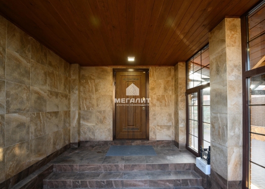 Коттедж 200 м2 на участке 6 соток в пос. Плодопитомник!