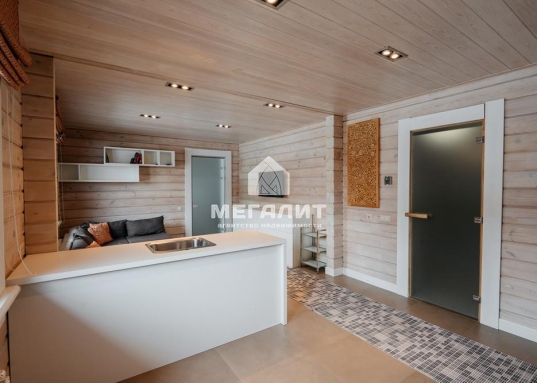 Статусный дом в окружении природы на берегу Волги, престижное соседство , закрытая территория .