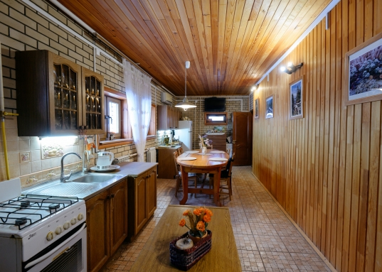 Адрес: ул. Центральная, Площадь дома: 200,6 м<sup>2</sup>, Площадь участка: 16,3 соток, Поселок: с. Матюшино, Район: Верхнеуслонский