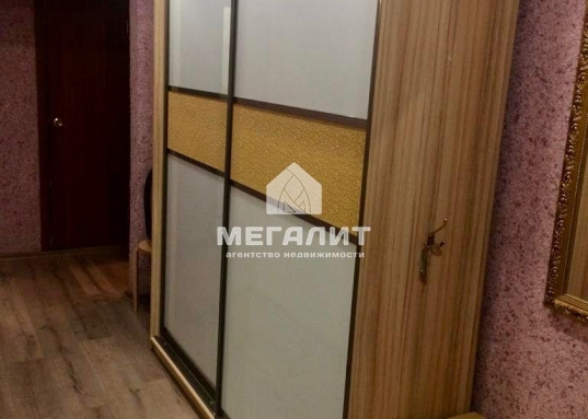 ✅в шаговой доступности продуктовые магазины,
✅хорошая транспортная развязка, 
✅рядом остановка общественного транспорта Тиктоник, Губкина,
 ✅Детский садик и Школа.