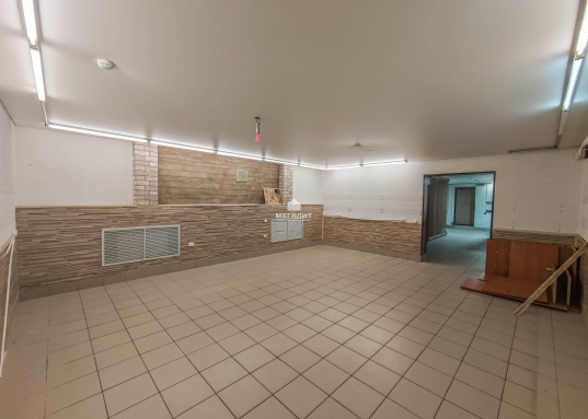 Она находится в непосредственной близости к Казанскому речному порту. <br />Большая площадь застройки будет размещать 6 жилых комплексов. <br />Так же при реализации проекта появится новая набережная протяженностью 1,3 км.<br />В генплане заложены станции метро и транспортно-пересадочные узлы.<br />Развитие территории возле речного порта — это одна из ключевых точек роста Казани. <br /><br />«Новая Портовая» — масштабная зона под редевелопмент у Волги.<br />Территория претендует на статус одного из новых центров Казани, точки притяжения для горожан, туристов и бизнеса. <br />Тут можно обустроить офис, различные сферы услуг, образовательный центр и многое другое.<br /><br />Ближайшие улицы: Мазита Гафури, Меховщиков, Девятаева, Татарстан.<br /><br />С уважением, ваш гид в мире недвижимости, Людмила.<br />АН «МЕГАЛИТ» основано в 2004 году, 21 год опыта на Вашей стороне.<br />Продажа / аренда:<br />- Квартиры, комнаты, жилой дом, земельные участки, таунхаусы, коттеджи;<br />- Коммерческая недвижимость ( производственные базы, склады, офисы, земельные участки промышленного назначения,готовый арендный бизнес).<br />- Помощь в оформлении ипотеки<br />- Примем в оплату ваше жилье<br />- Покупка недвижимости с использованием мат капитала.<br />- Выгода до 40% на страховке имущества<br />- Сотрудники с опытом более 10 лет.<br />- Лучшая юридическая поддержка<br />Аналитика стоимости.<br />Срочный выкуп.