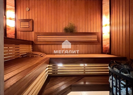 <b>Купить свой дом в окружении природы и в 10 минутах езды до центра города!</b><br /><br />Прекрасная возможность для тех, кто мечтал о своем доме в окружении природы, но при этом с городской инфраструктурой! <br />В продаже кирпичный дом 216 м2 с земельным участком площадью 6,5 соток в коттеджном поселке Плодопитомник!