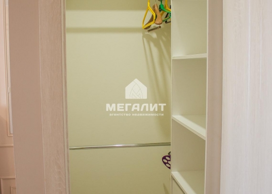 На продажу представлена 3-х комнатная квартира в Ново-Савиновском районе по ул. Адоратского д.13 напротив ТЦ Савиново.<br /><br />О квартире:<br />- общая площадь 66,2 кв.м, с лоджией 68,2 кв.м.<br />- 3 раздельные комнаты: 12,6 кв.м, 13,2 кв.м, 17,3 кв.м<br />- кухня 9,9 кв.м, раздельный санузел<br />- в спальне отдельная гардеробная и широкая лоджия<br /><br />О доме:<br />- благоустроенный зеленый двор с детской площадкой<br />- ТСЖ<br /><br />Об инфраструктуре рядом:<br />- парк отдыха «Континент»<br />- остановки общественного транспорта в 3-х минутах ходьбы, включая трамвай<br />- в шаговой доступности детские сады, школы, гимназия<br />- детская поликлиника и больница №7<br />- ТЦ «Савиново», гипермаркет «Лента», SPAR, Ак Барс Арена, Мегастрой и другие необходимые магазины<br />- Университет юстиции, КНИТУ-КАИ<br /><br />О документах:<br />- один взрослый собственник<br />​​​​​​​- вся сумма в договоре<br />- чистая продажа<br /><br />Рядом расположены улицы: Амирхана, Чистопольская, Ямашева, Гаврилова, Адоратского, Чуйкова.<br />Звоните, покажем в удобное для Вас время.<br /><br />С уважением, ваш гид в мире недвижимости, Эльмира Шайдуллина.<br />АН «МЕГАЛИТ» основано в 2004 году.