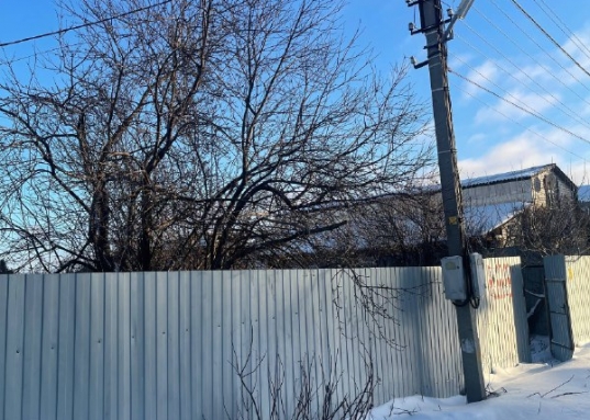 РОВНЫЙ ЧИСТЫЙ УЧАСТОК НА ЦЕНТРАЛЬНОЙ УЛИЦЕ В ПОС. КАДЫШЕВО. ИЖС.