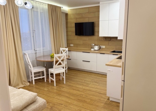 Адрес: ул. Победы пр-кт, дом 139Ак1, Количество комнат: 2, Общая площадь: 62.6 м<sup>2</sup>, Жилая площадь: 28 м<sup>2</sup>, Площадь кухни: 16 м<sup>2</sup>, Этаж: 8/16, Тип дома: Монолитно-кирпичный, Район: Советский