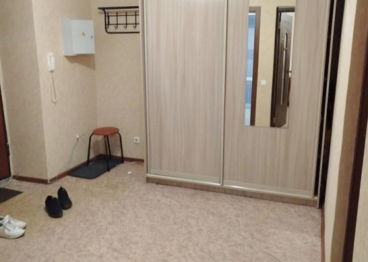 В шаговой доступности: садики, школа, множество магазинов, спортивных и развлекательных комплексов.