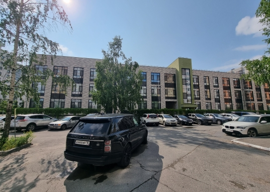 Сдается в первый раз!!!<br /><br />Кирпичный дом, чистый подьезд, видеодомофон.<br />​​​​​​​Современная территория, видеонаблюдение, детская и спортиная площадки.