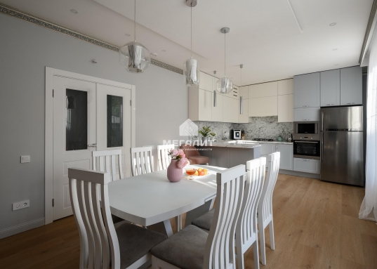 Адрес: ул. Клубничная (Плодопитомник), Площадь дома: 200 м<sup>2</sup>, Площадь участка: 6 соток, Поселок: Плодопитомник, Район: Приволжский