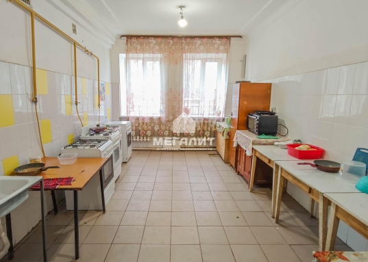 Адрес: ул. Липатова, дом 13, Количество комнат: 1, Общая площадь: 22 м<sup>2</sup>, Жилая площадь: 17 м<sup>2</sup>, Площадь кухни: 2 м<sup>2</sup>, Этаж: 1/2, Тип дома: Кирпичный