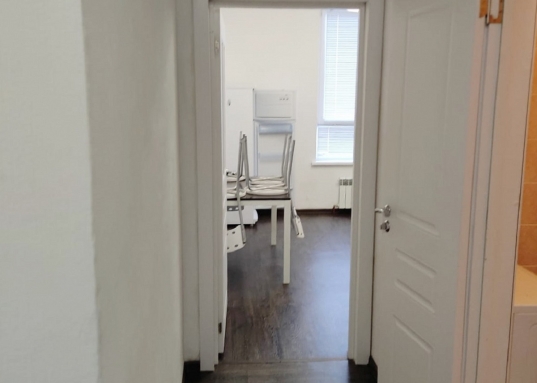 Квартира светлая, чистая, просторная, общей площадью 48 кв.м., есть вся необходимая мебель, телевидение, интернет.