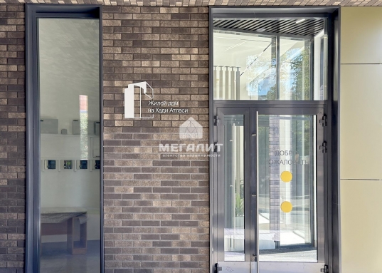 В квартире <strong>много естественного света</strong>, что стимулирует творческое начало и стремление к познанию и росту.<br /><br />Красивое <strong>дизайнерское лобби</strong> в природных оттенках встречает жителей дома <strong>зоной отдыха</strong>.