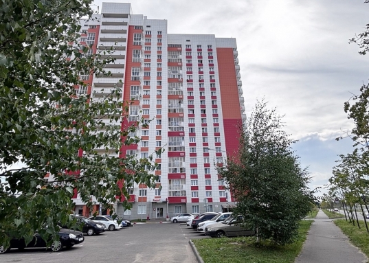 Адрес: ул. Мустая Карима, дом 3, Количество комнат: 3, Общая площадь: 86.3 м<sup>2</sup>, Жилая площадь: 45 м<sup>2</sup>, Площадь кухни: 13 м<sup>2</sup>, Этаж: 2/18, Тип дома: Кирпичный, Район: Кировский