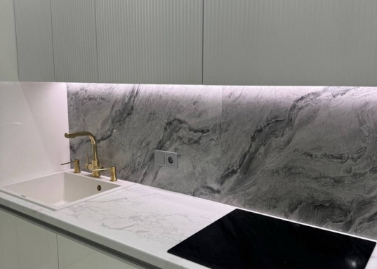 Прекрасная возможность купить трехкомнатную квартиру со стильным ремонтом в Советском районе ЖК "Победа", ул. Проспект Победы, дом 139Ак1.