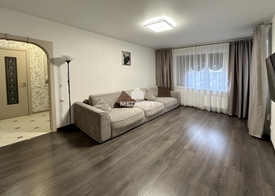 <strong>ПАРК в 3 минутах от дома</strong>, где доступны аллеи для прогулок, дорожки для пробежек, детские активности, в т.ч.