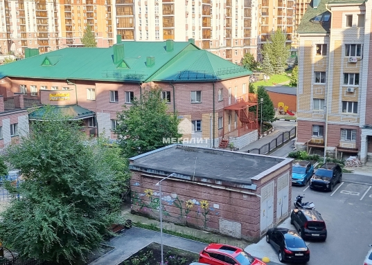 Адрес: ул. Мидхата Булатова, дом 5, Количество комнат: 2, Общая площадь: 82 м<sup>2</sup>, Жилая площадь: 50 м<sup>2</sup>, Площадь кухни: 23 м<sup>2</sup>, Этаж: 5/9, Тип дома: Кирпичный, Район: Приволжский