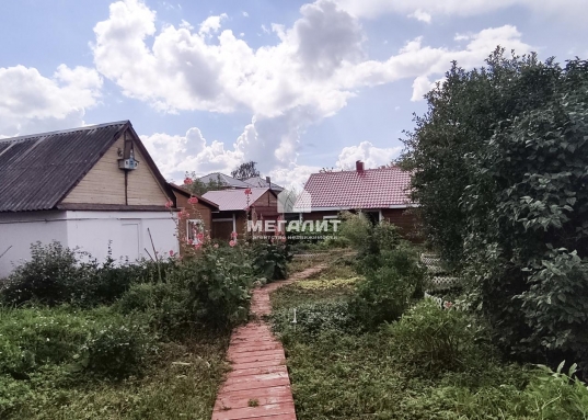 Отличный дом с гаражом, баней и беседкой в с. Столбище!