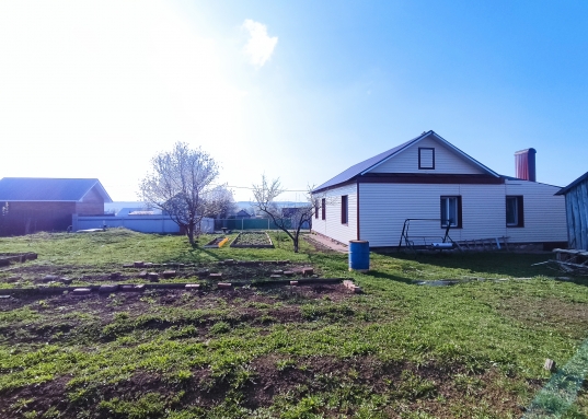 Адрес: ул. Чапаева, Площадь дома: 75,7 м<sup>2</sup>, Площадь участка: 32,6 соток, Район: Пестречинский