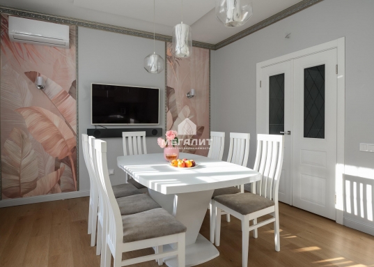 Коттедж 200 м2 на участке 6 соток в пос. Плодопитомник!