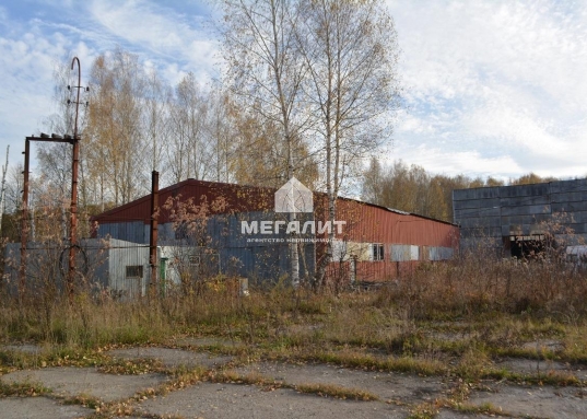От Казани 20 км. Ангар, общей площадью 988 кв.м. из металлоконструкции, где подведено электричество, в данное время сдается и приносит ежемесячную прибыль.