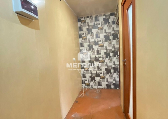 Купить квартиру в центре Казани и сделать ремонт на свой вкус.