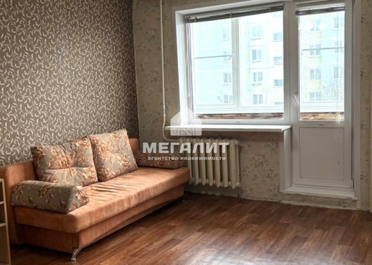 Удобная транспортная доступность:
- Остановки общественного транспорта поблизости
- Станция жд «Дербышки» позволяет быстро добраться до центра города, минуя пробки

Преимущества покупки:
- Единственный взрослый собственник.