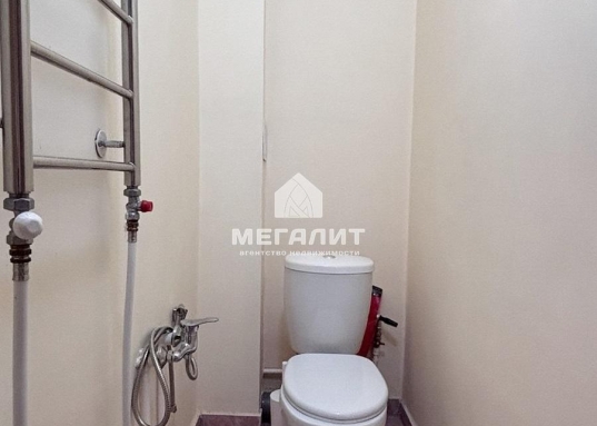<div><strong>ПРОДАЕТСЯ:</strong><br />Прocтopнaя и свeтлaя <strong>3-х.кoмнaтнaя квартира</strong> в Кировском районе г. Казани, в ЖK Cалават Купepe по улице <strong>Мустая Карима дом 3</strong>.