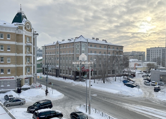 Адрес: ул. Татарстан, дом 7, Количество комнат: 2, Общая площадь: 46.8 м<sup>2</sup>, Жилая площадь: 27.7 м<sup>2</sup>, Площадь кухни: 7.5 м<sup>2</sup>, Этаж: 3/9, Тип дома: Кирпичный