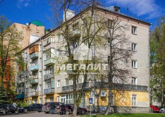 Купить квартиру в центре Казани и сделать ремонт на свой вкус.